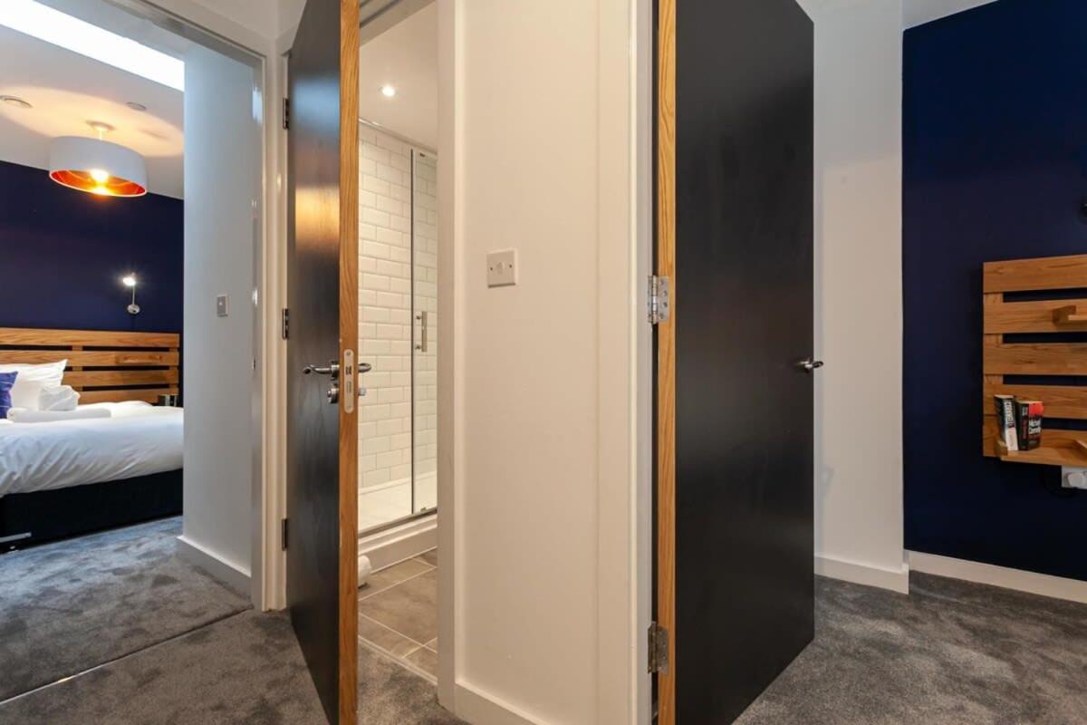 Superb 2 Bed Flat 5Min To Old Trafford Stadium Mánchester Exterior foto